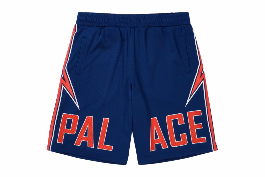 Palace lança coleção de futebol com camiseta do Brasil