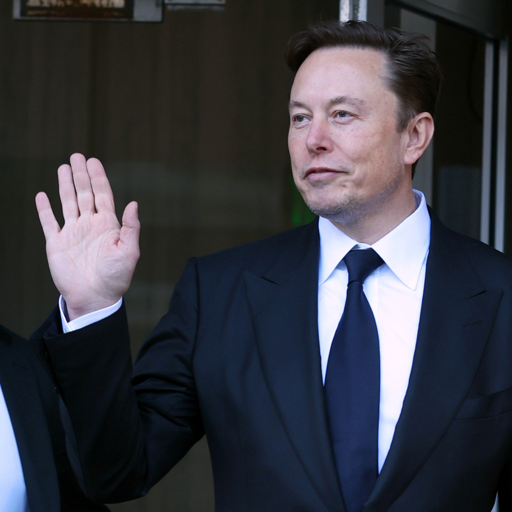 Elon Musk se torna o primeiro trilionário da história