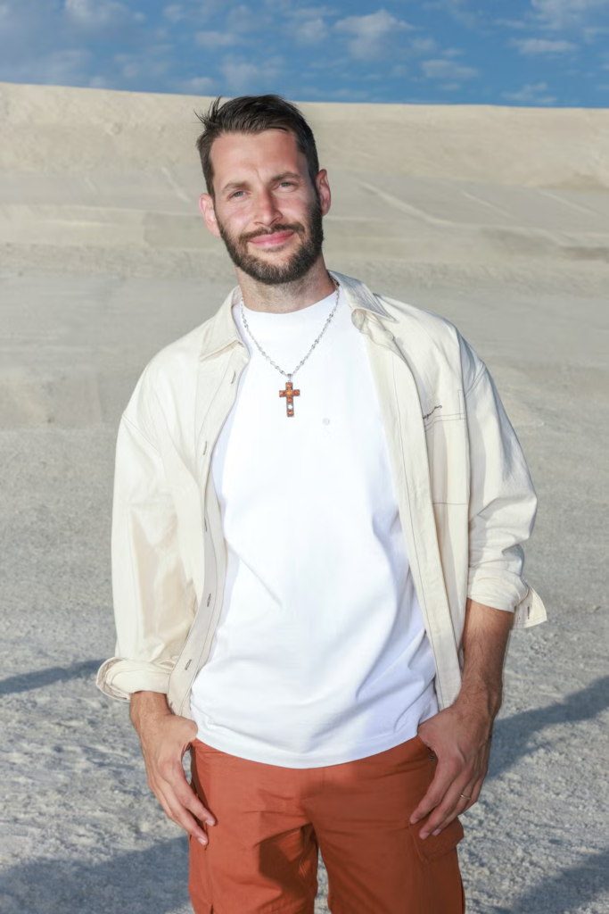 Simon Porte Jacquemus escolhe Córsega para próximo desfile