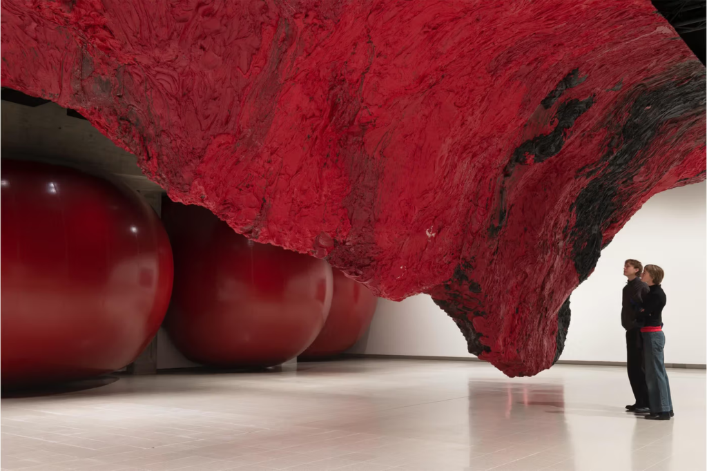 Anish Kapoor apresenta mostra imersiva em Londres