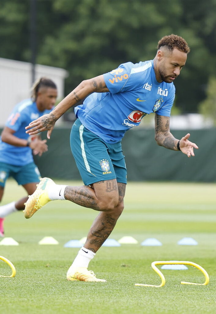 A chuteira amarela da KidSuper e Puma para Neymar Jr.
