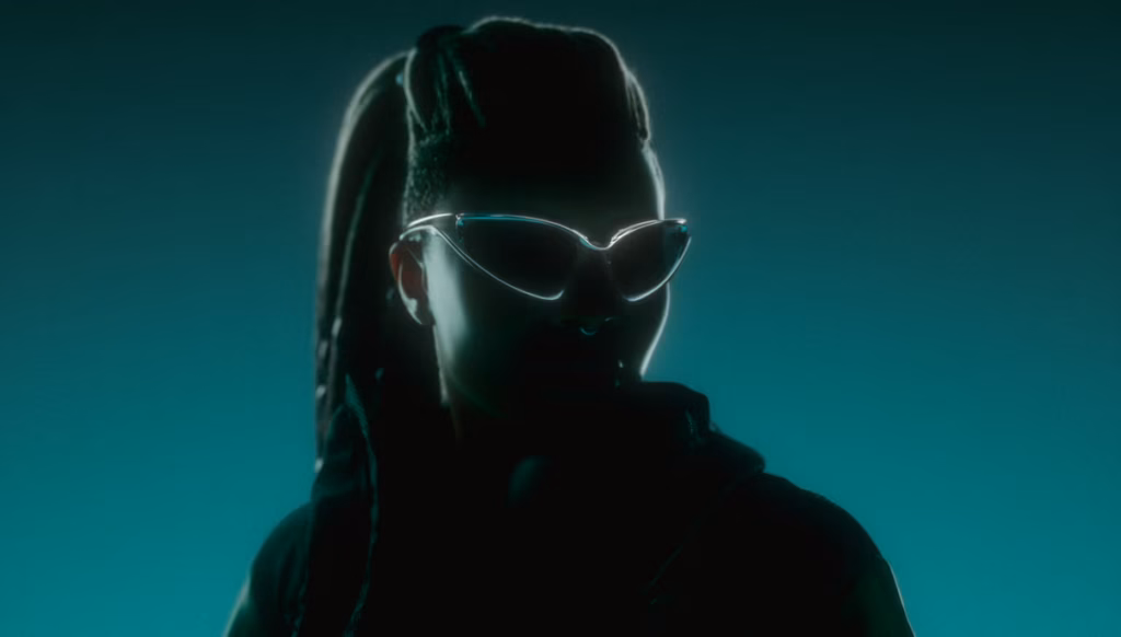 Oakley apresenta o óculos futurista Infiniloop