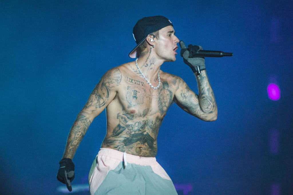 Justin Bieber lança álbum de seu show no Coachella 2026