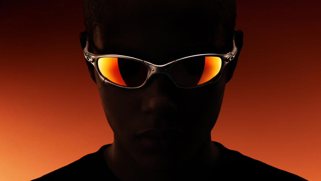 Oakley relança o X-Metal Juliet em drop selecionado por Travis Scott
