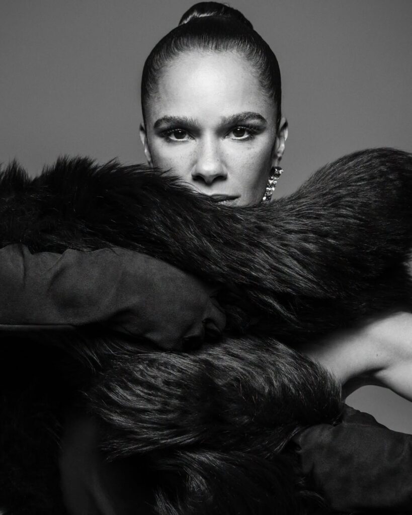 Michael Kors celebra 45 anos com campanha estrelada