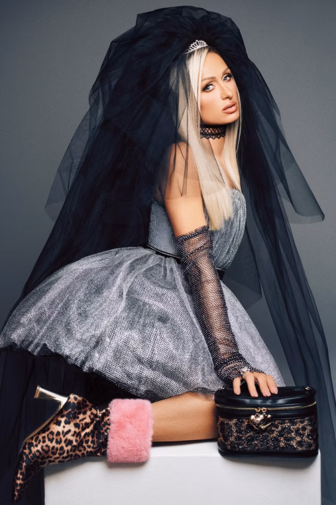 Nova coleção da Betsey Johnson com Paris Hilton