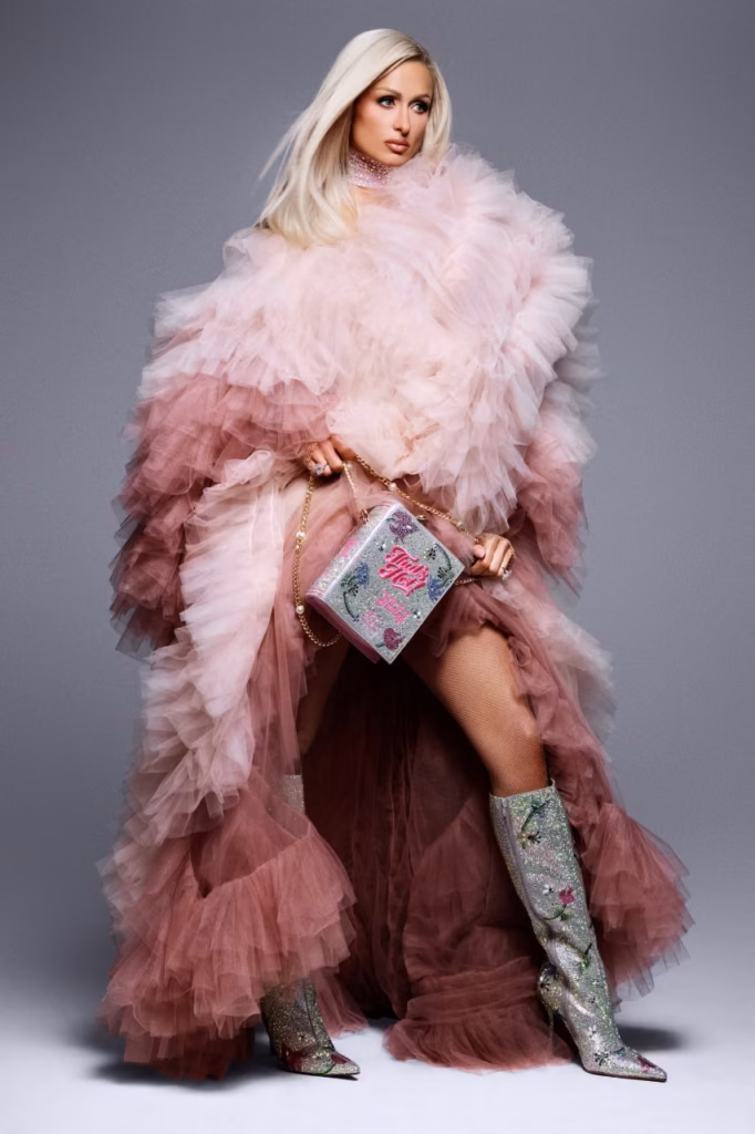 Nova coleção da Betsey Johnson com Paris Hilton