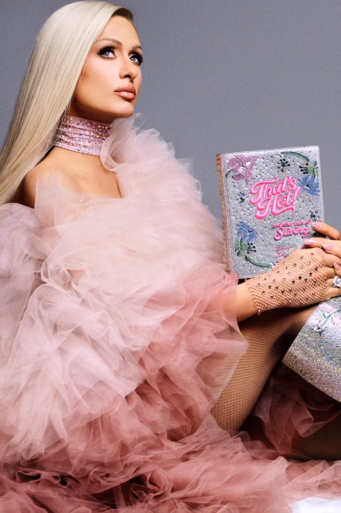 Nova coleção da Betsey Johnson com Paris Hilton