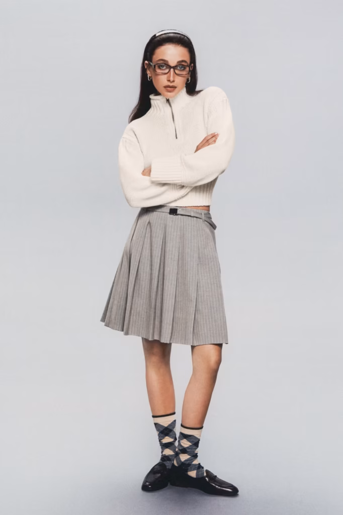 Emma Chamberlain estrela a nova campanha da J.Crew
