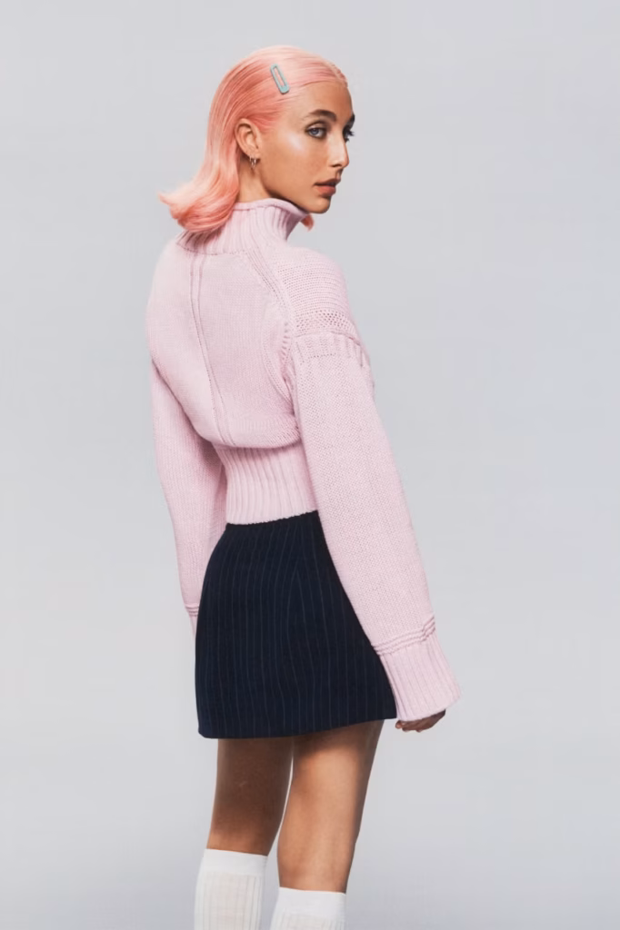 Emma Chamberlain estrela a nova campanha da J.Crew