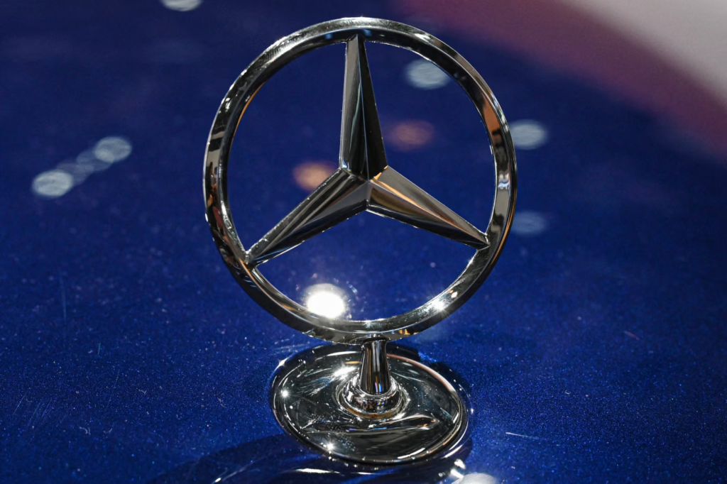 Mercedes-Benz cria Certidão de Nascimento para carros de 1986 a 2010