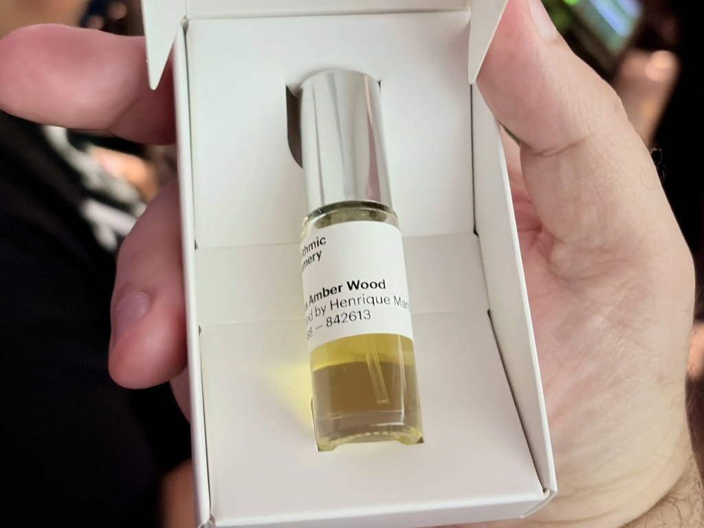 Perfume criado por IA no Festival File em São Paulo