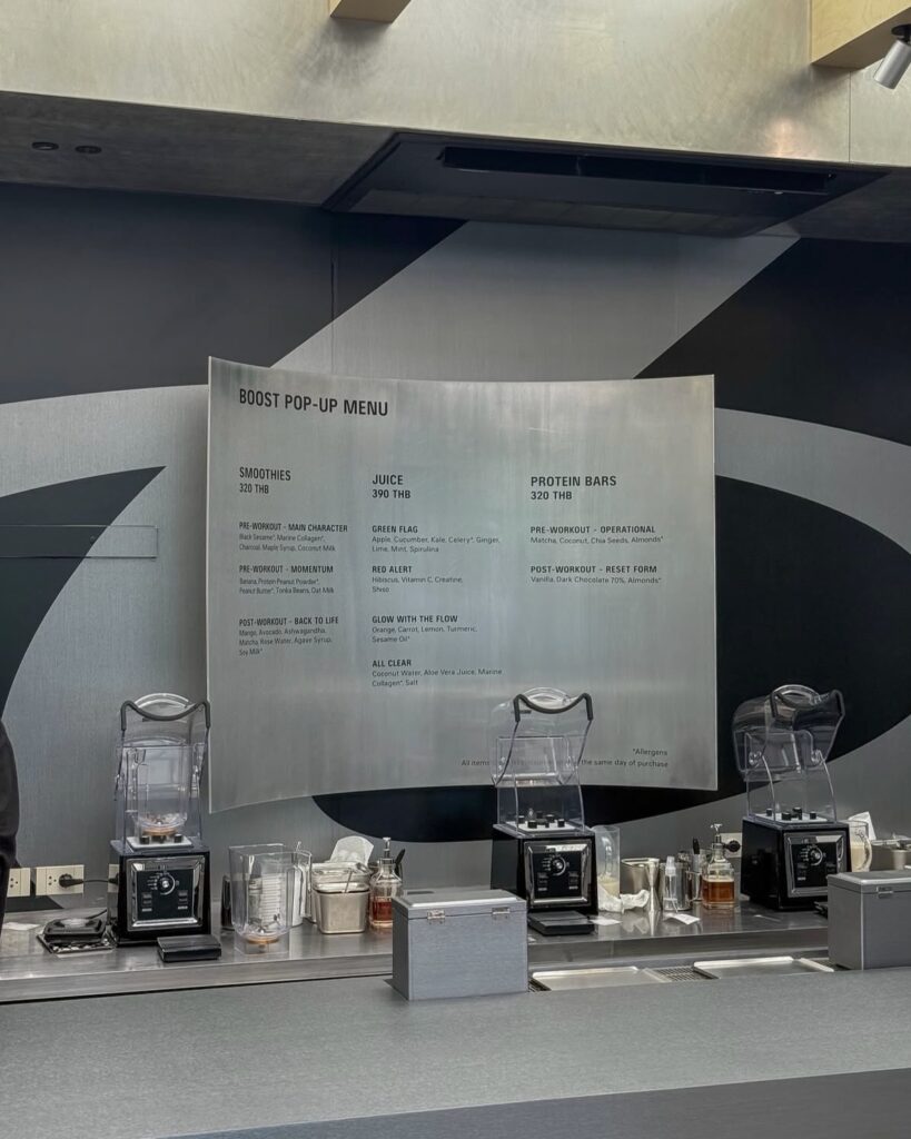 Balenciaga transforma café em Bangkok em pop-up fitness