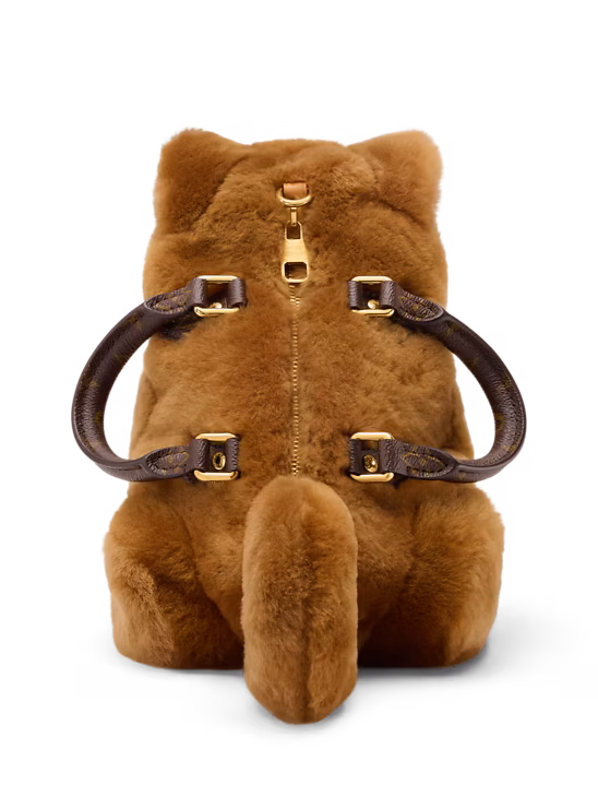 Louis Vuitton lança bolsa de cachorro por R$59.000