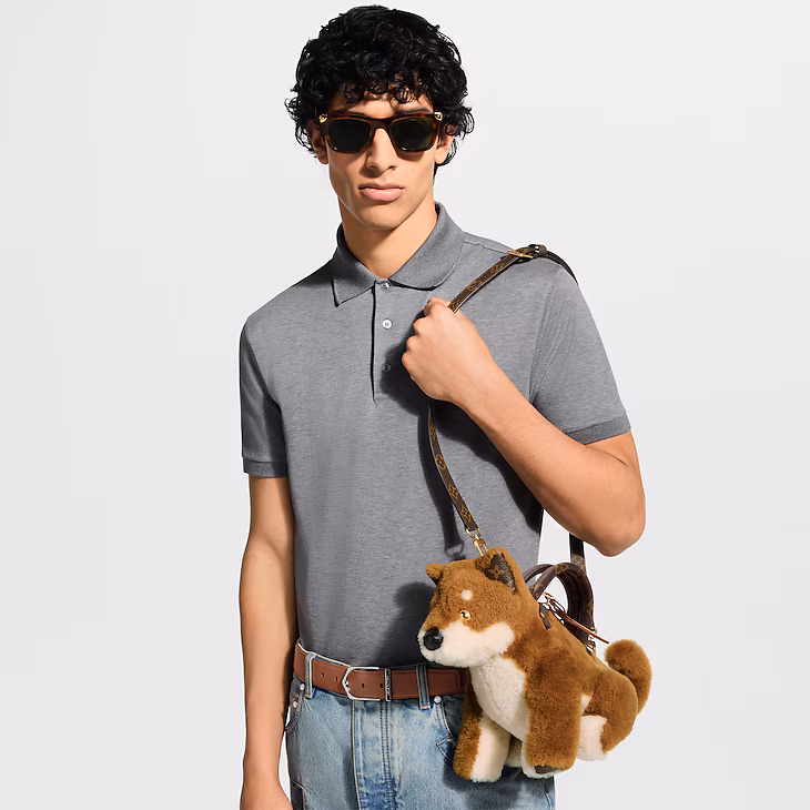 Louis Vuitton lança bolsa de cachorro por R$59.000