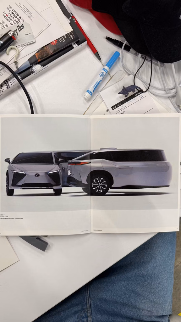 MSCHF transforma carros da Lexus em esculturas