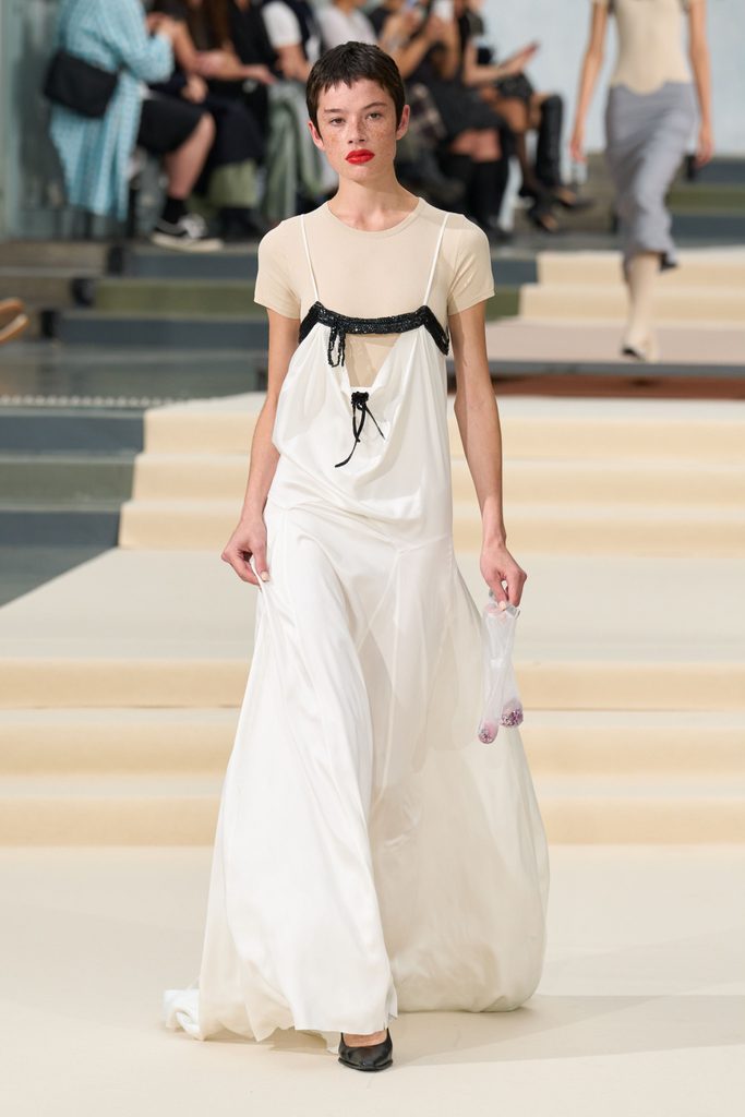 Paris Fashion Week abre entre gravidade, poder e novos códigos