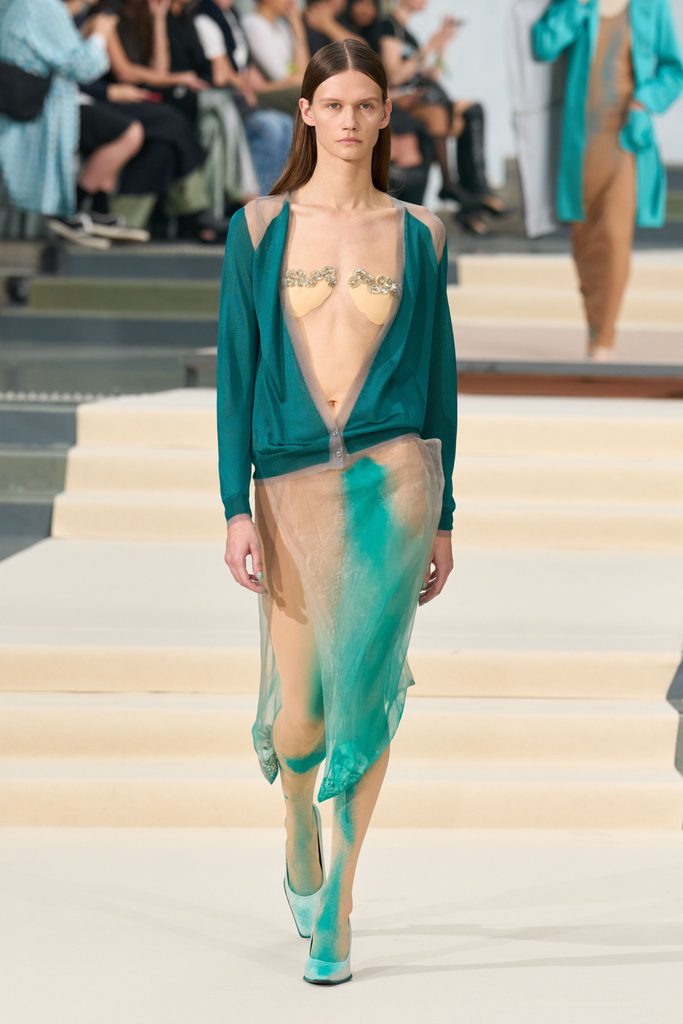 Paris Fashion Week abre entre gravidade, poder e novos códigos