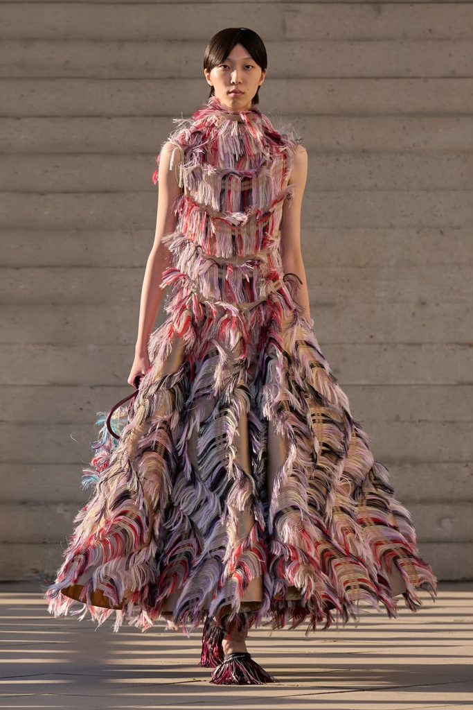 Roksanda e McQueen movimentam a London Fashion Week