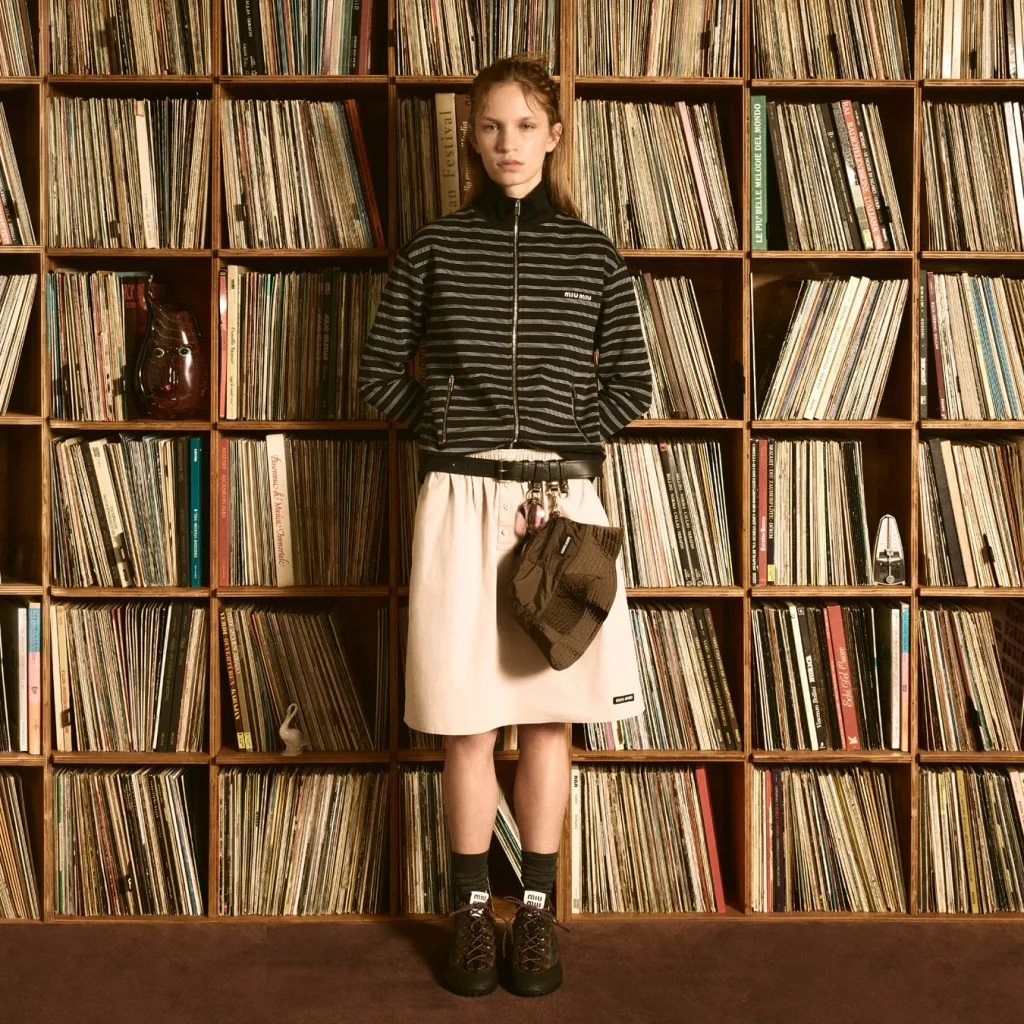 Miu Miu cria pop-up Vinyl Club com os novos lançamentos