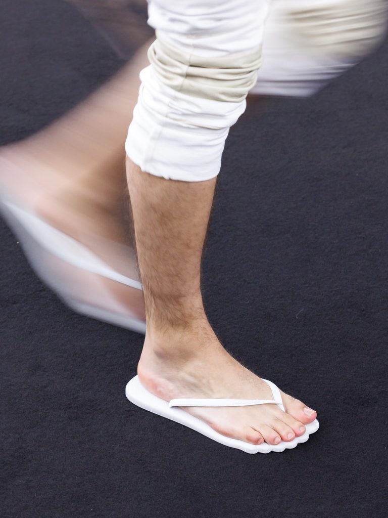 MM6 Maison Margiela revela collab com a Havaianas