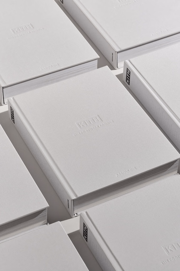 Kith celebra 15 anos com livro do seu arquivo de calçados