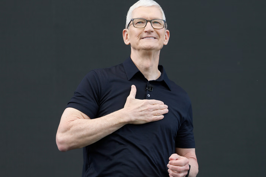 Fim de uma era na Apple: Tim Cook deixa o cargo de CEO