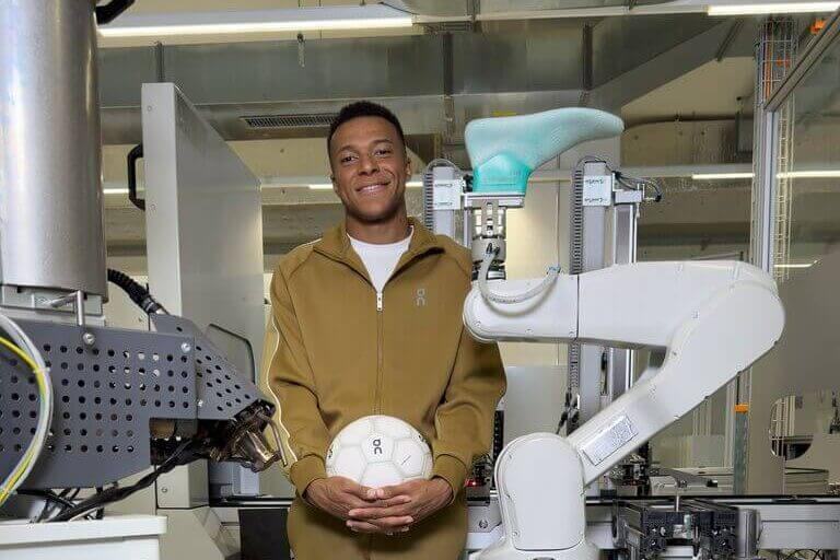 Mbappé deixa a Nike depois de 20 anos e assina com a On