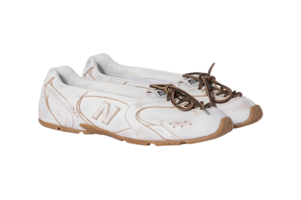 A Miu Miu transformou o New Balance 530 em sapatilha