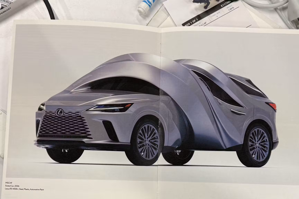 MSCHF transforma carros da Lexus em esculturas