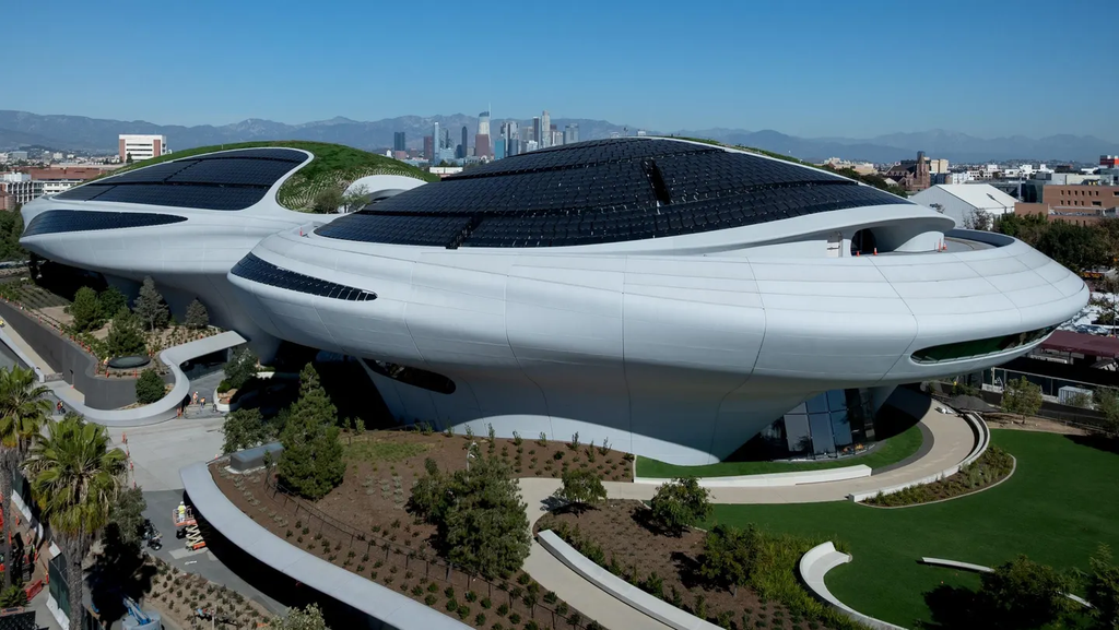George Lucas inaugura museu com acervo de Star Wars