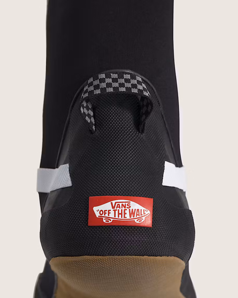 Vans lança bota de surfe com bico de tabi