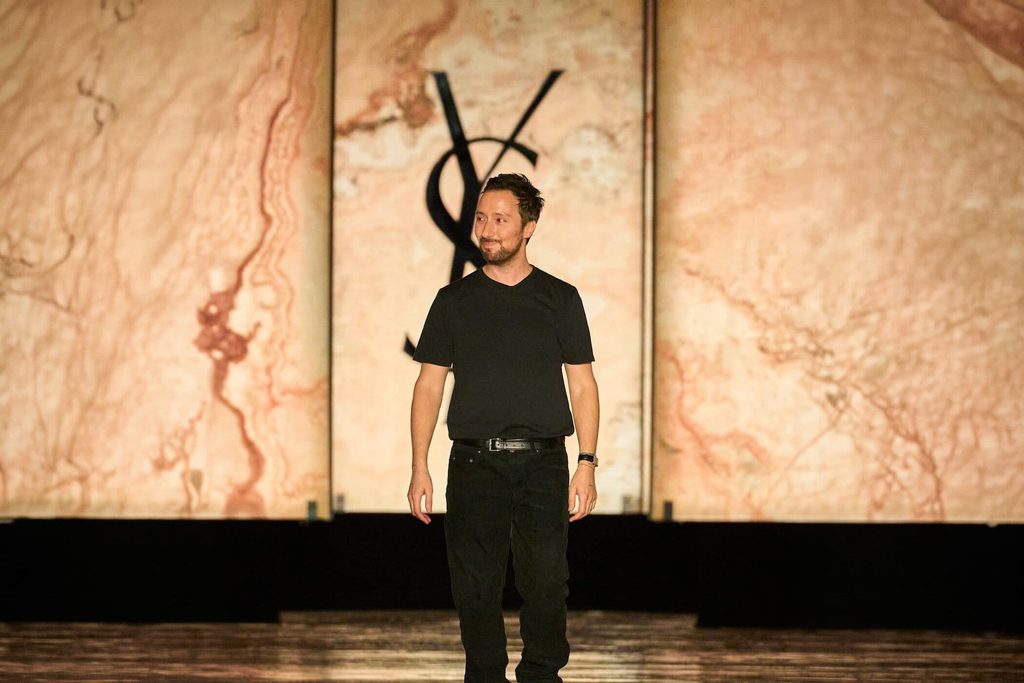Anthony Vaccarello deixa direção criativa da Saint Laurent