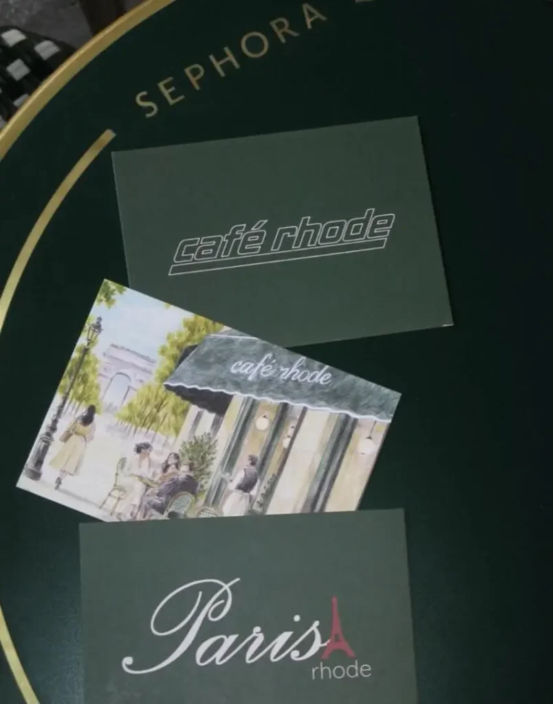A Rhode de Hailey Bieber abriu um café em Paris