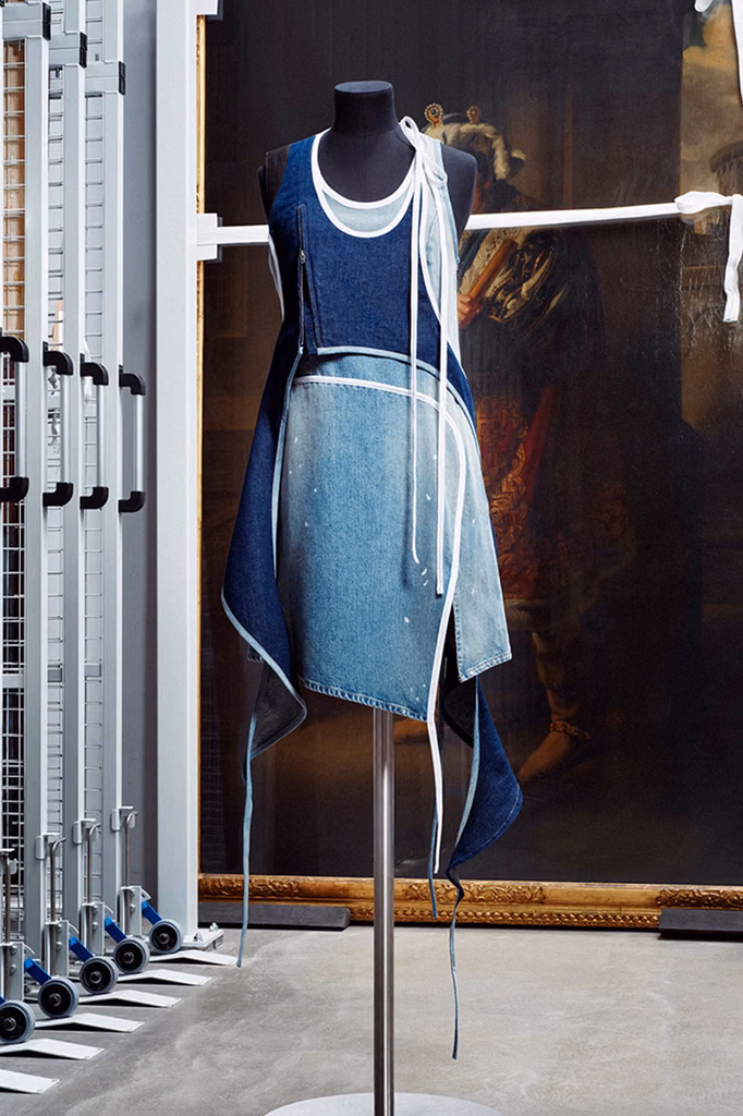 Hussein Chalayan e Acne Studios revivem designs dos anos 2000