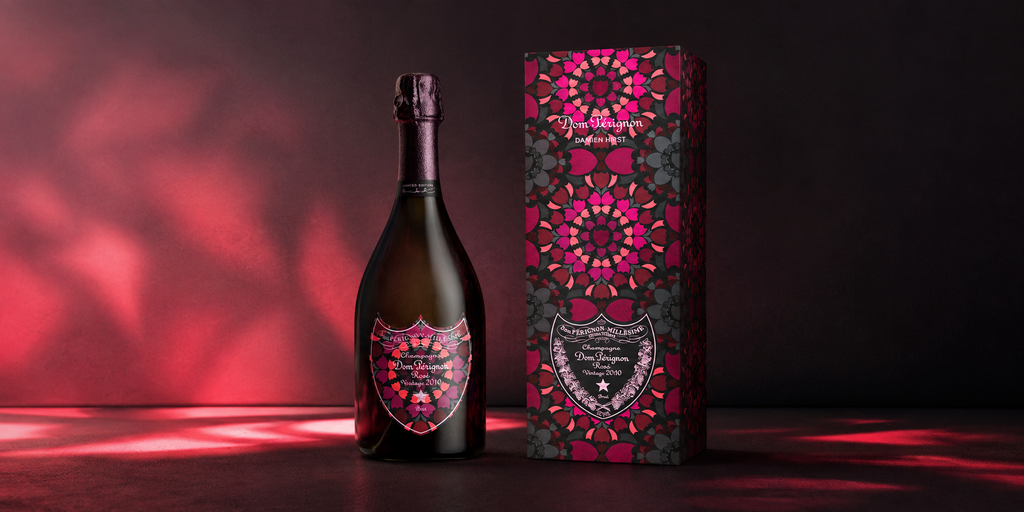 Damien Hirst assina a garrafa de edição limitada da Dom Pérignon